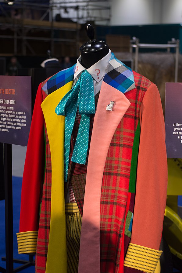 The Sixth Doctor’s costume. Photo by Gareth Milner. Accessed in wikimedia commons .
