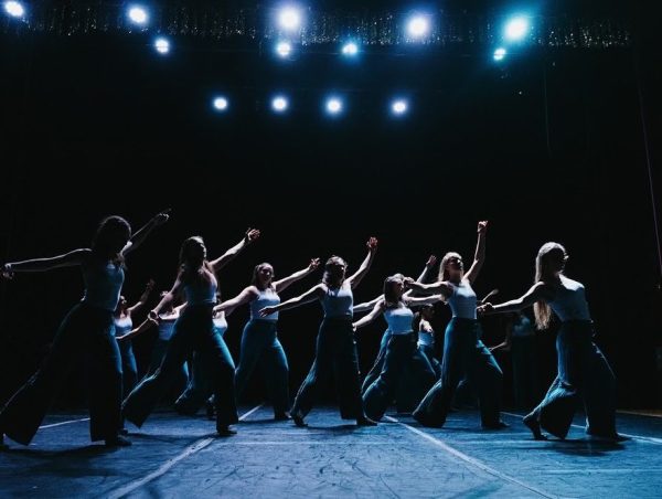 A Dance Society performance in the Daniels Theater. Photo by Natalie Hoang 25.