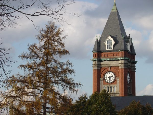 College of the Holy Cross. Photo courtesy of Elizabeth Thomsen via Flickr, licensed for use under Creative Commons.